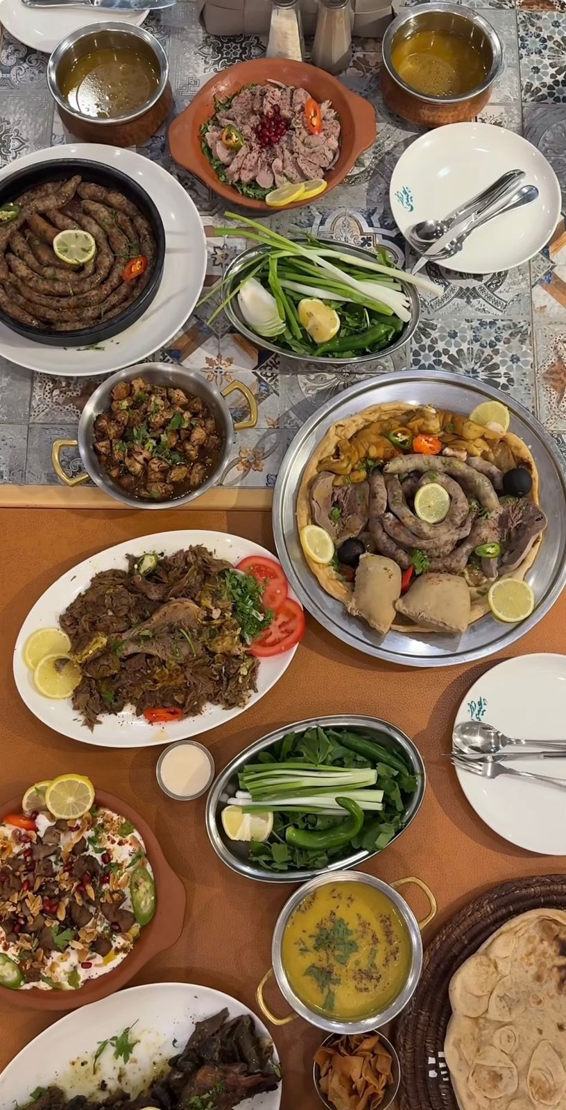 Dar Essa table spread